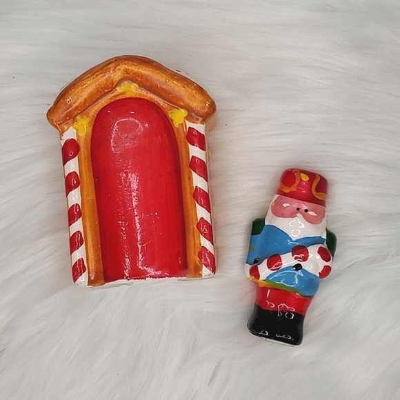 Vintage Christmas Santa Claus Nutcracker North Pole Salt & Pepper Shakers - Picture 3 of 16